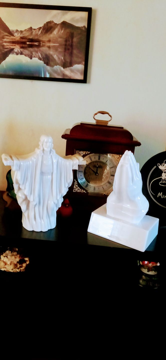 Customer photo review of Eternal Light Praying Hands
