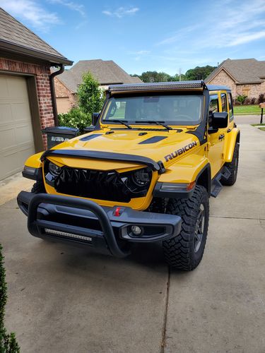 Customer photo review of Shark Grille - Glossy Black for 18-21 Jeep Wrangler JL & Gladiator JT