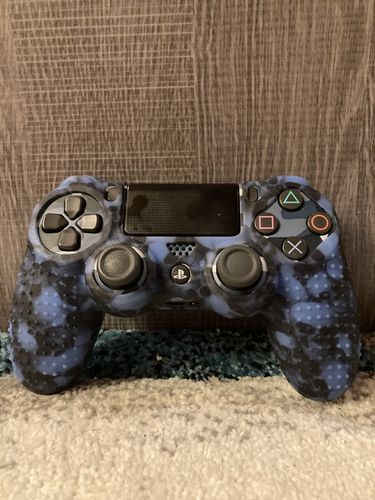 Customer photo review of Blue Skulls