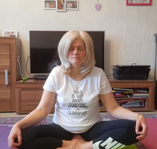 Customer photo review of 100% Organic Damen Shirt »Yoga is not about touching your toes. It’s what you learn on the way down.« beidseitig bedruckt