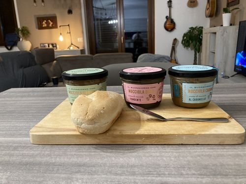Customer photo review of 3 vasi di Crema di Nocciole Piemonte IGP delle Langhe 200g