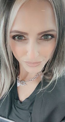 Customer photo review of Ocean Emerald Contact Lenses