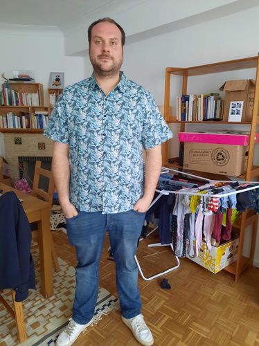 Customer photo review of Chemise hawaïenne tropicale en coton floral pour homme