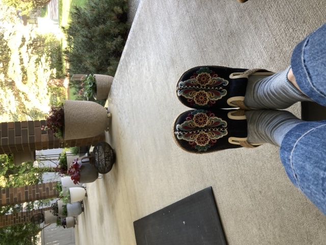 Customer photo review of Women Retro Embroidered Casual Floral Shoes