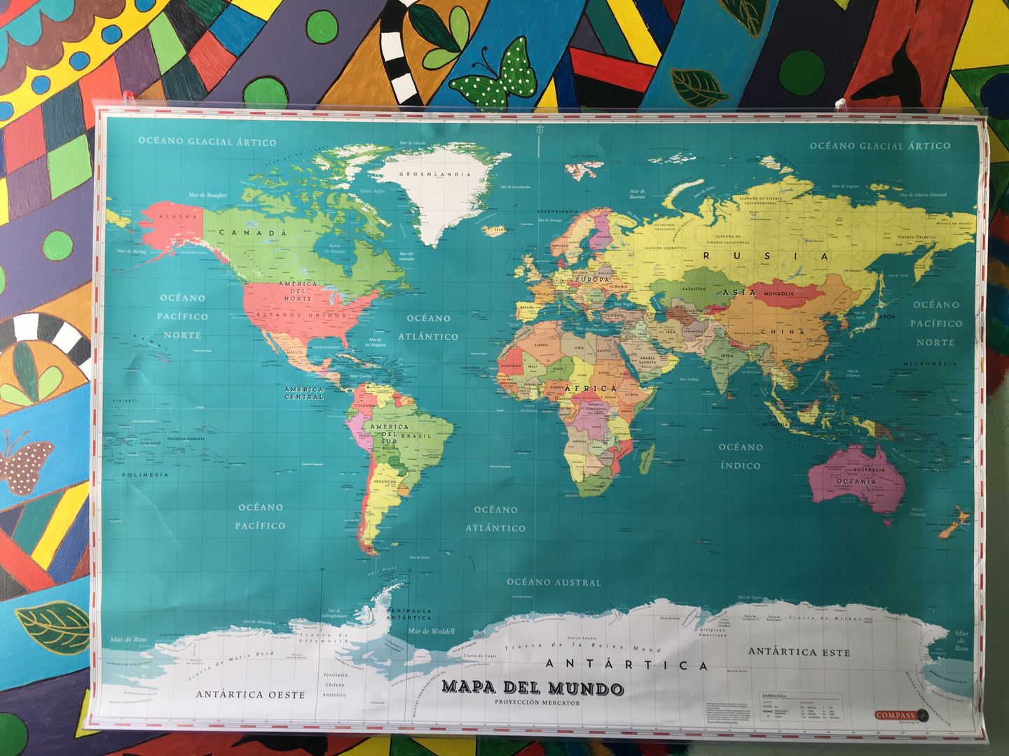Customer photo review of Mapa del Mundo Político y Geográfico 2020 - Lámina