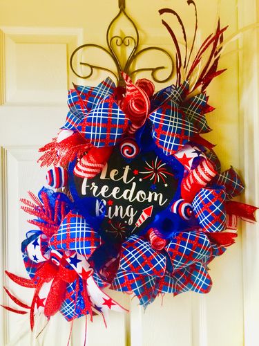 Customer photo review of Patriotic Grapevine Spray Wreath Kit - Wreath Kit - WK-023-Grapevine