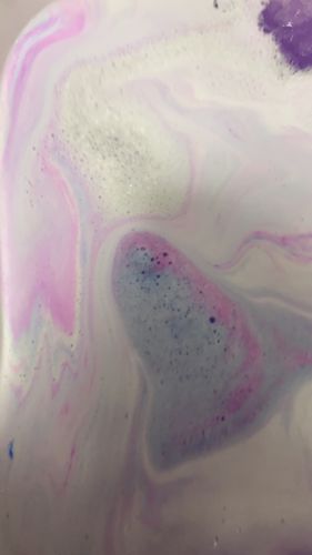 Customer photo review of Hubba Bubba Bath Bomb