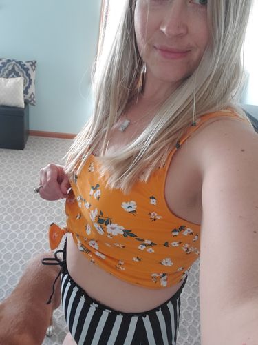 Customer photo review of Traveler Top | Mango Floral