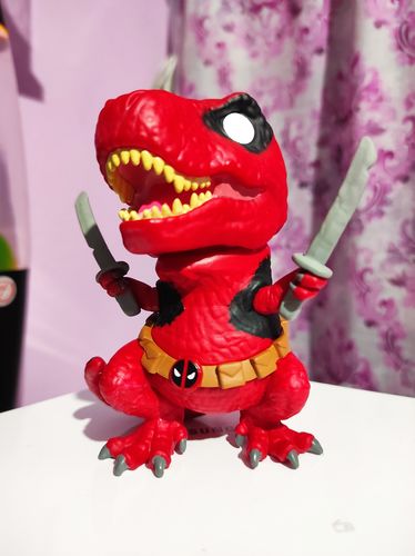 Customer photo review of 777 FUNKO POP Marvel : Deadpool / Dinopool - 30 aniversario