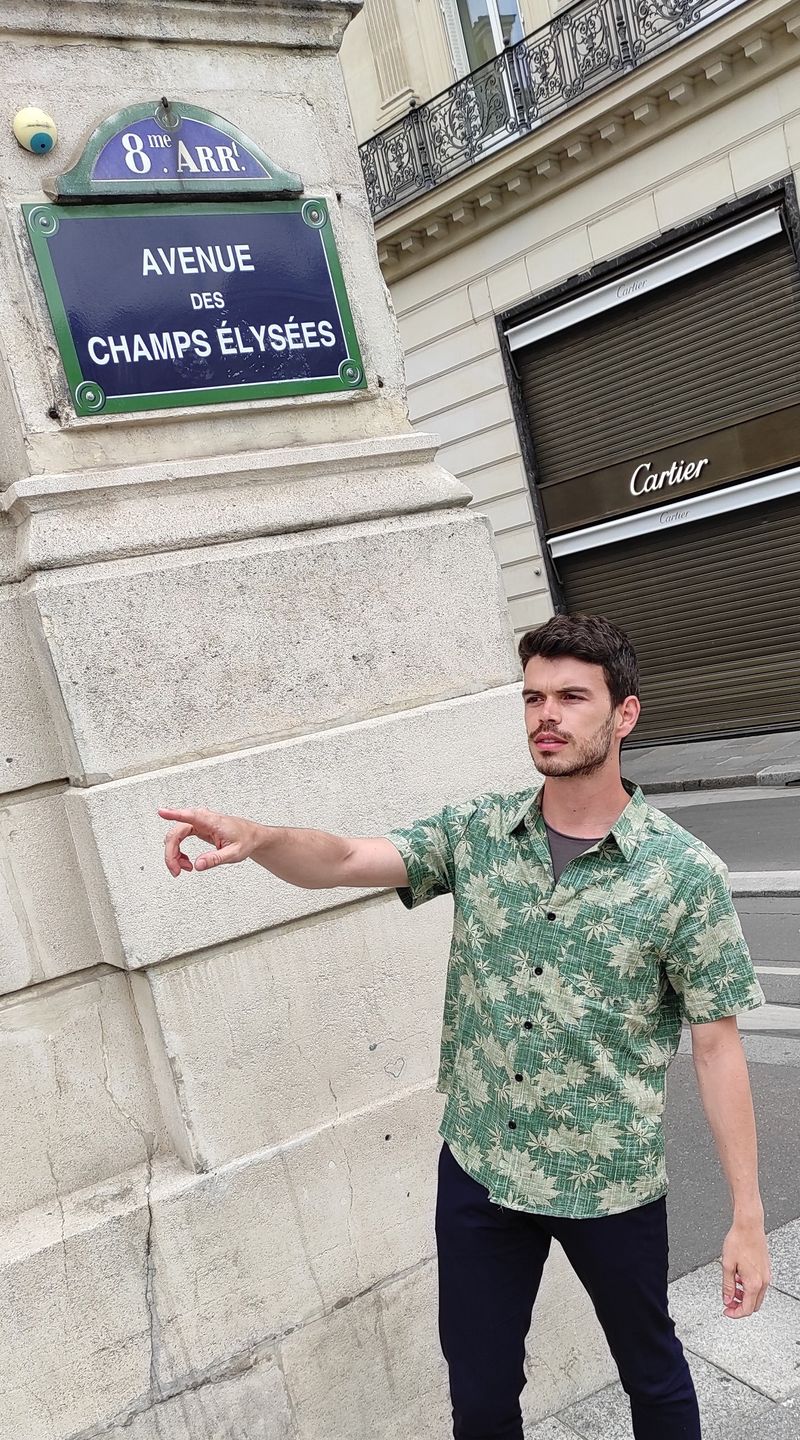 Customer photo review of Chemise hawaïenne décontractée à poche pour hommes