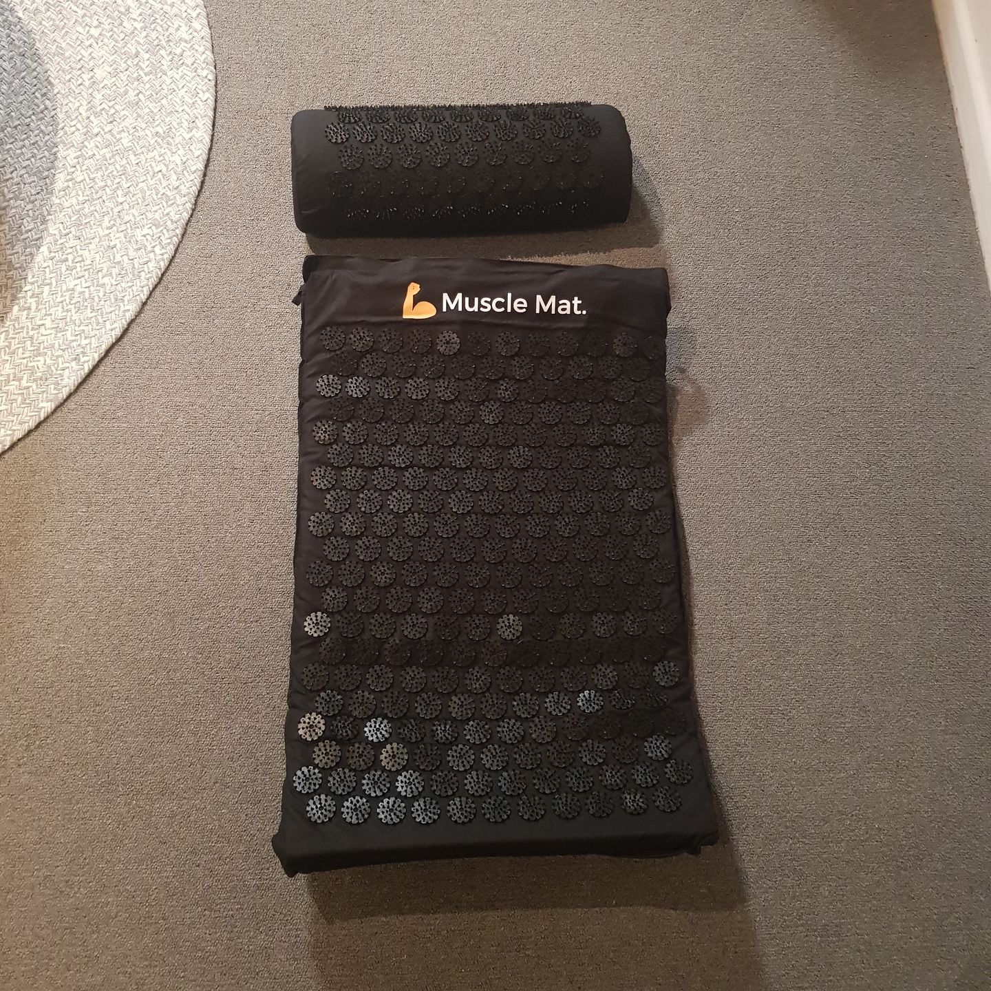 Customer photo review of Muscle Mat Luxury Acupressure Mat With Pillow