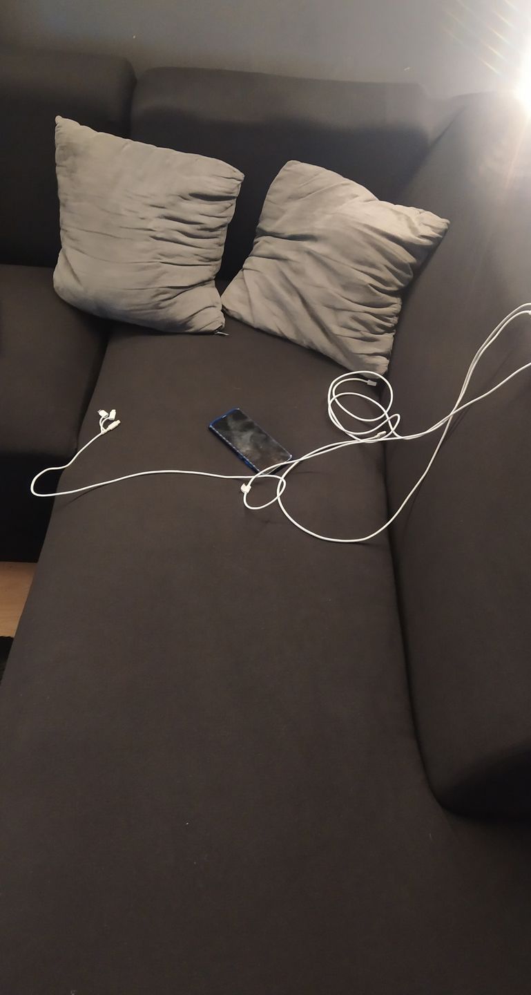 Customer photo review of Noir - Housses Extensibles de Fauteuil et Canapé - La Maison des Housses