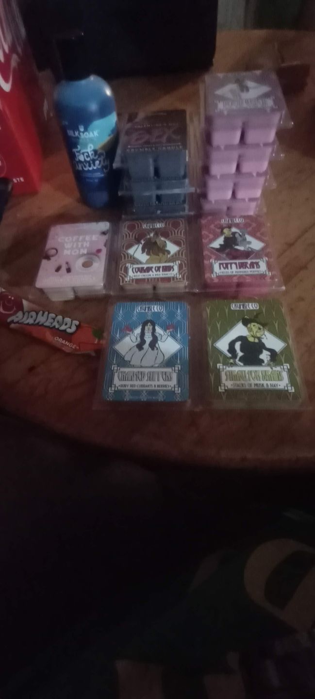 Customer photo review of Straw for Brains Wax Melts