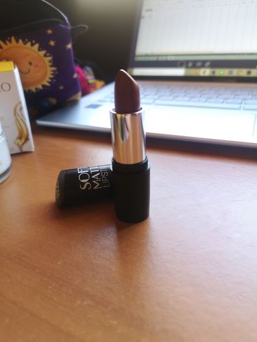 Customer photo review of Petrizzio Labial Soft Matte