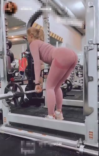 Customer photo review of Excite Seamless Training Top