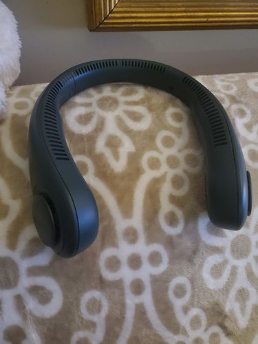 Customer photo review of Portable Bladeless Neck Fan