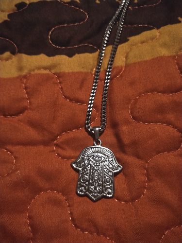 Customer photo review of Hamsa Gold Chain