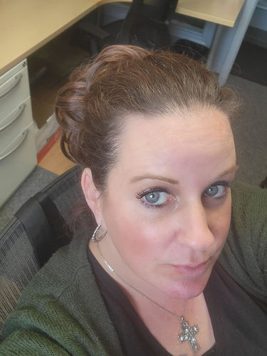 Customer photo review of JuvaBun Messy Bun