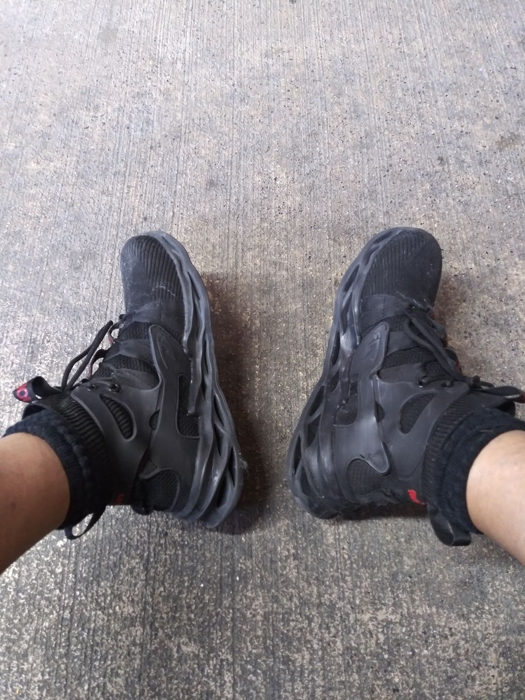 Customer photo review of Maven Lightweight Puncture Resistant Steel Toe Safety Boots