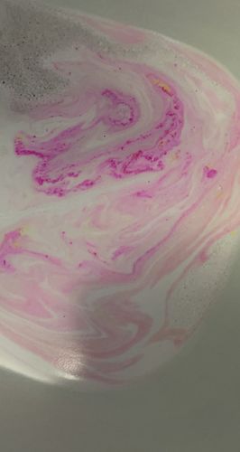 Customer photo review of Snow Fairie Bath Bomb