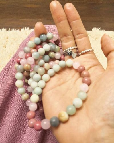 Customer photo review of Set Energía - Colgante & Pulsera de piedras naturales - 108 cuentas