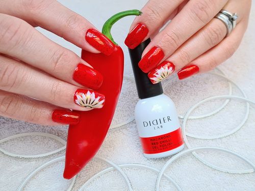 Customer photo review of Macarons Gel Polish Didier Lab 'Red Chilli'