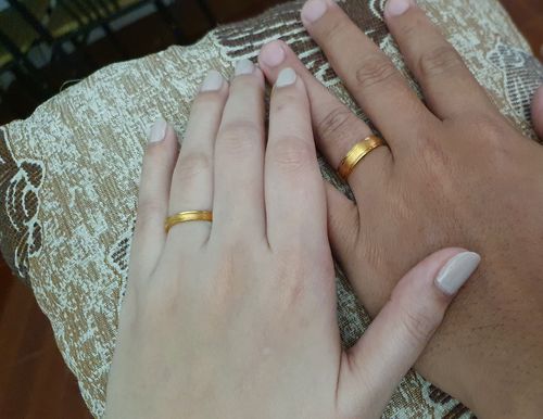 Customer photo review of Miniatura Italia Two Tone Wedding Rings