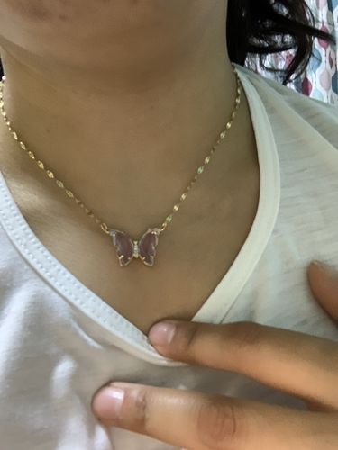 Customer photo review of Collar Mariposa de Cristal