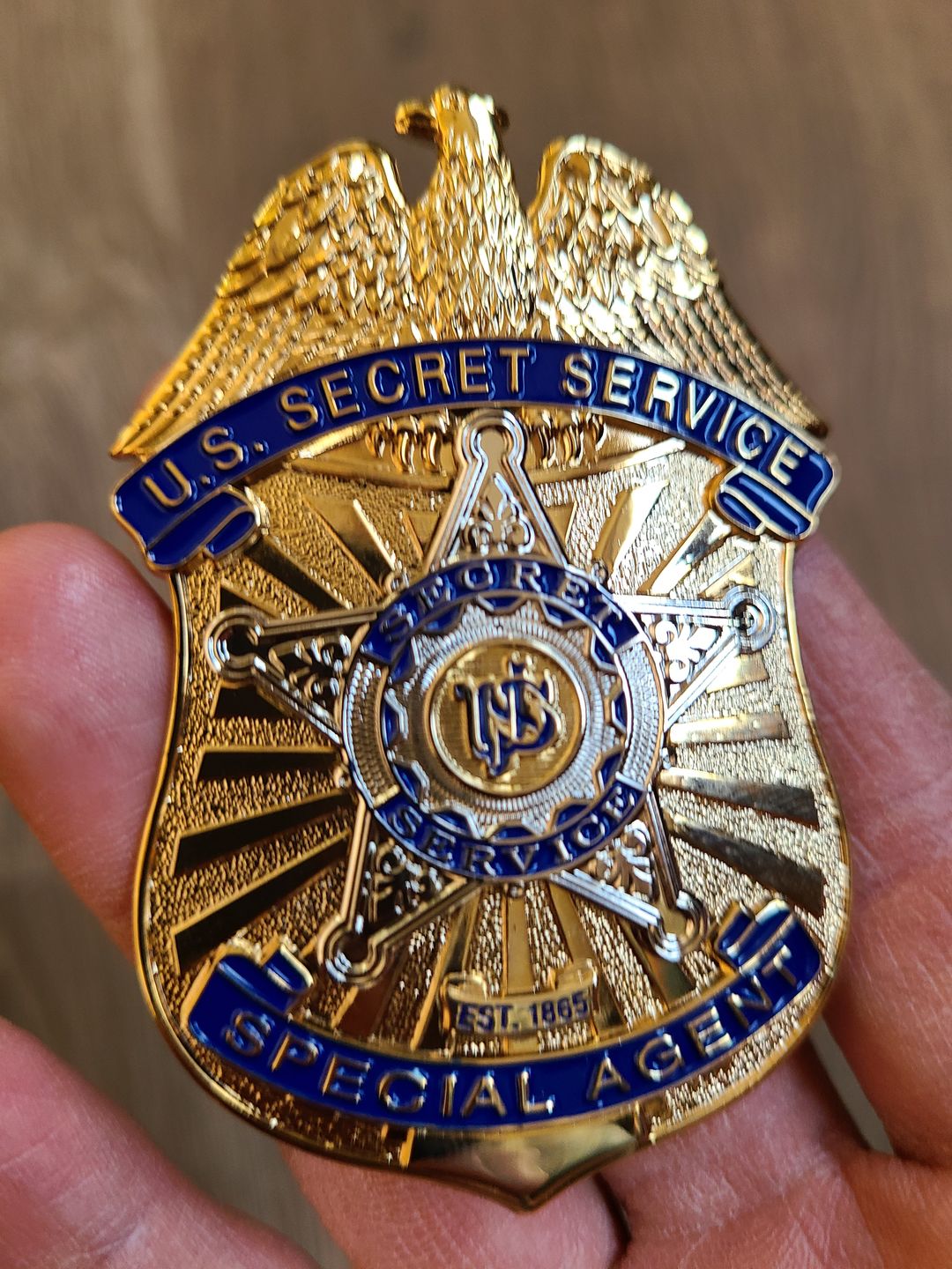 Customer photo review of USSS US Secret Service Special Agent Badge Solid Copper Replica Movie Props