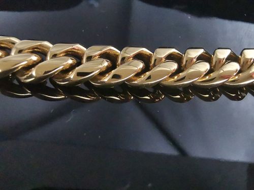 Customer photo review of THE GOLDEN AGE® - 8mm Miami Cuban Link Chain 18K Gold Plated