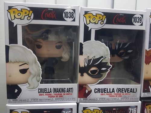 Customer photo review of 1039 FUNKO POP Disney : Cruella (Reveal) - Cruella