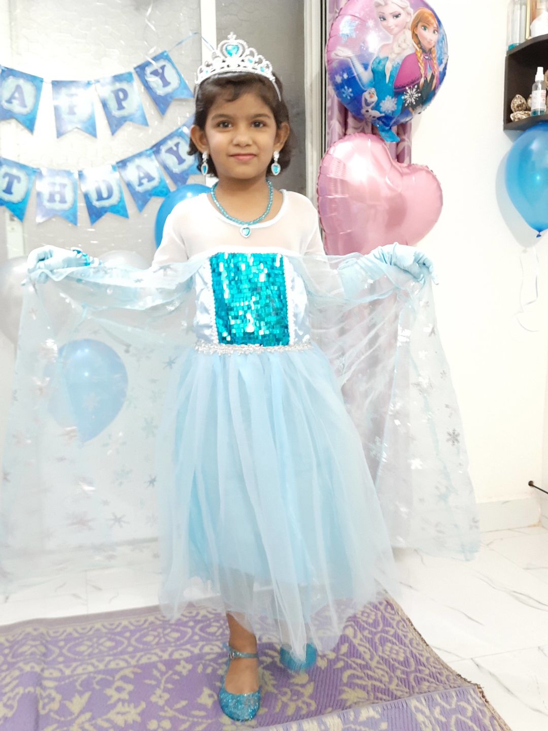 Customer photo review of Frozen Elsa Princess costume with 8 pack accessories