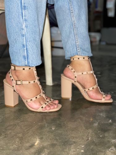 Customer photo review of Zapatilla Fiorella Nude