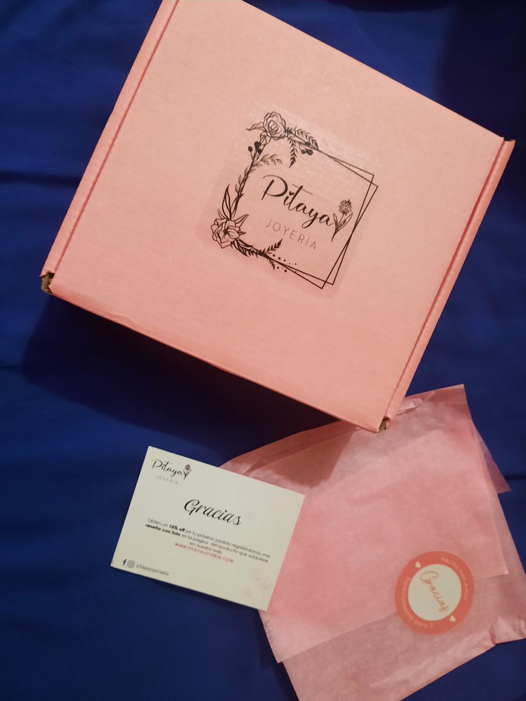 Customer photo review of Piercing de Florecita con Zirconias