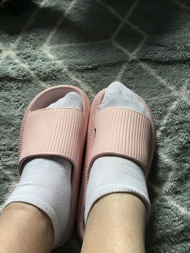 Customer photo review of Women Non-slip Cushion Ultra-soft Slippers