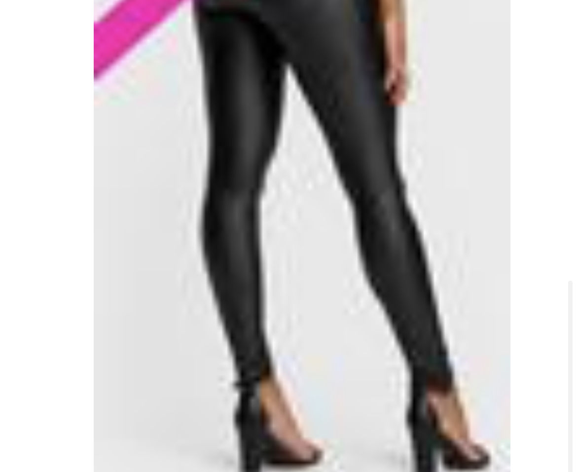 Customer photo review of Butt lifting faux leather stretch pants - matt black