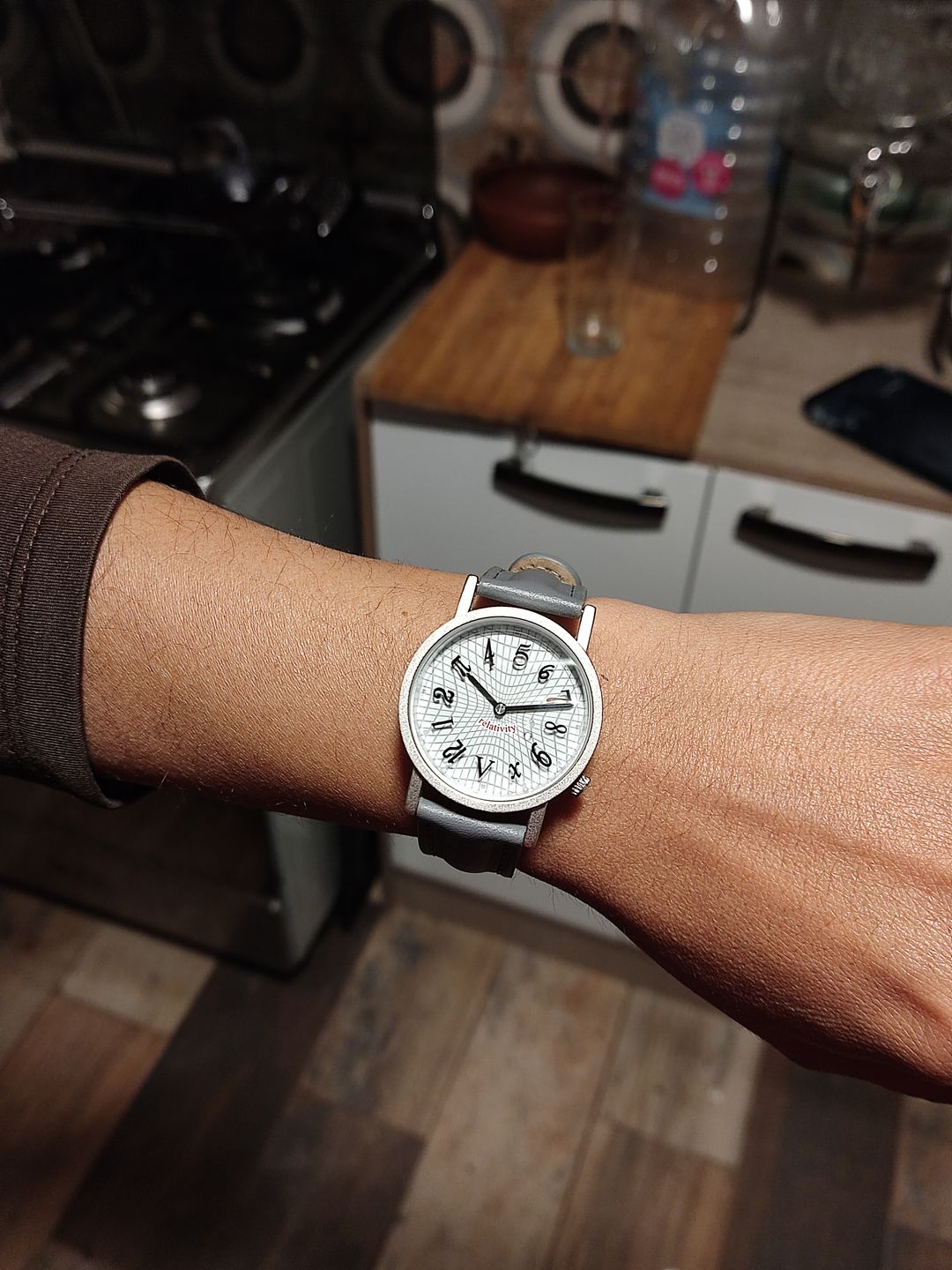 Customer photo review of Reloj Análogo Philosophers Guild Relatividad de Einstein 33 mm