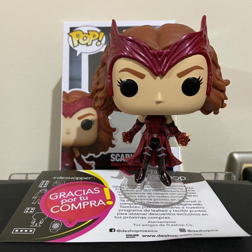 Customer photo review of 828 FUNKO POP Marvel : Scarlet Witch - WandaVision (special edition)