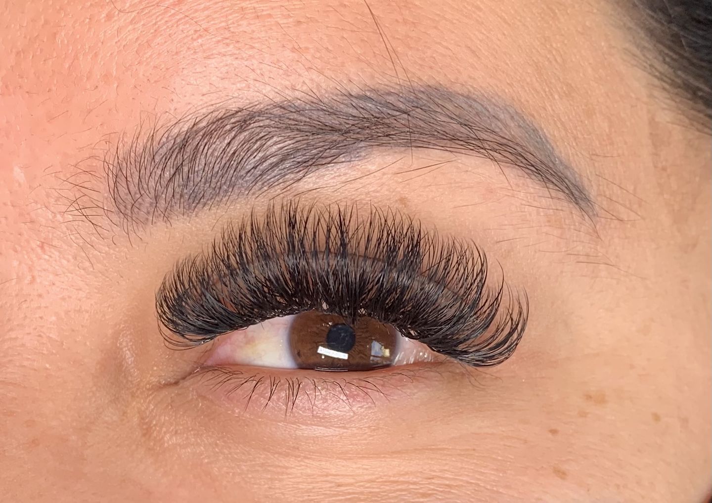 Customer photo review of Wispy Eyelash Extensions 17-25mm