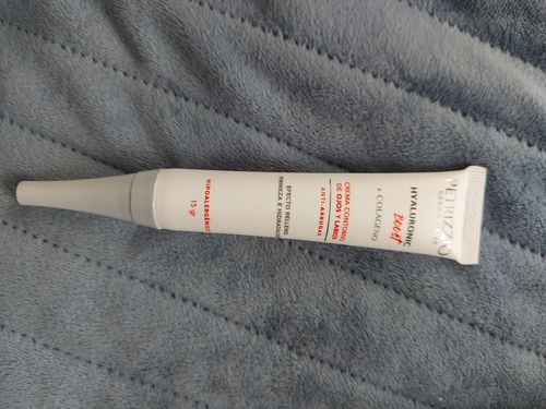 Customer photo review of PETRIZZIO CONTORNO OJOS Y LABIOS HYALURONIC BOOST