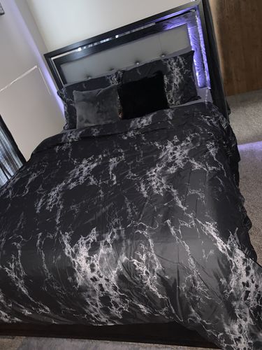 Customer photo review of Lightweight Marble Bed Set