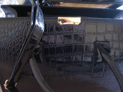 Customer photo review of Croc Pattern Messenger Tote Hand Bag