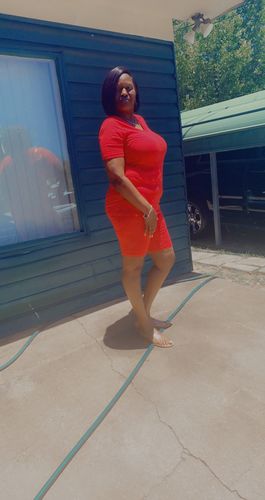 Customer photo review of Luxe Chill Sets V Neck (Red)