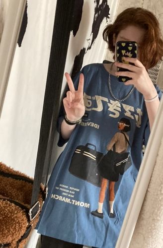 Customer photo review of Harajuku Style Oversized "Look Back" Tee