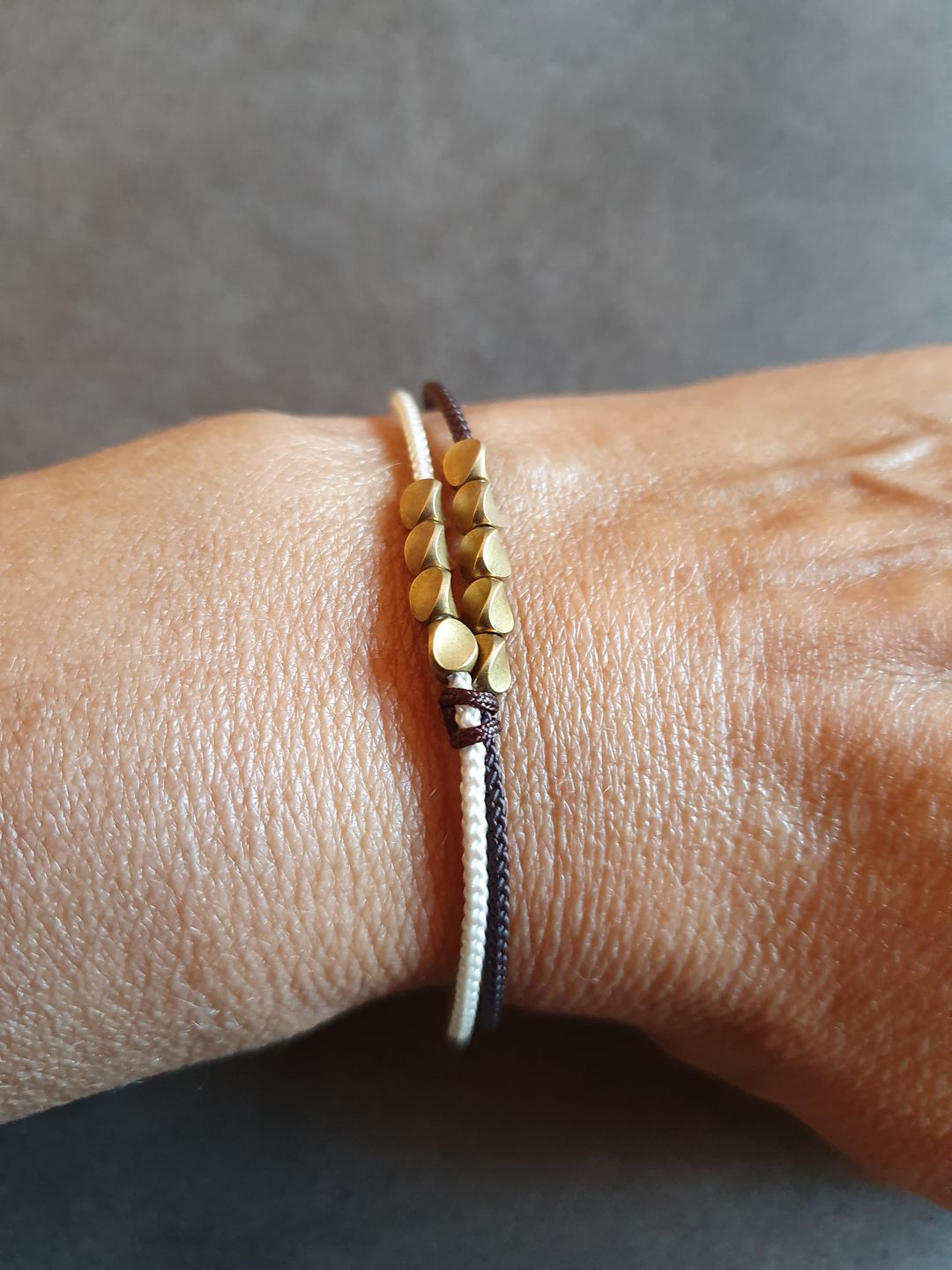 Customer photo review of Handgemachtes Tibetanisches Buddhisten Glücks-Armband aus Kupfer Modell 2