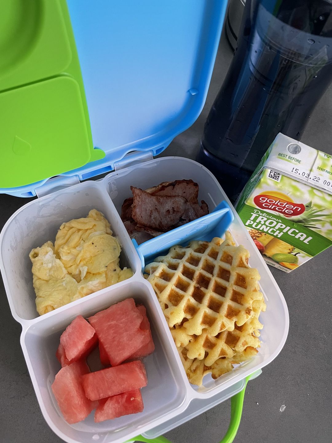 Customer photo review of b.box Mini Lunchbox - Ocean Breeze