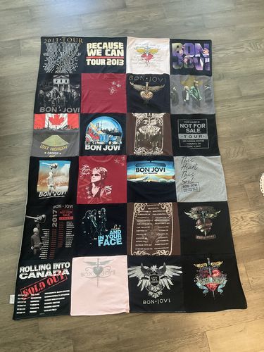 T-shirt quilt with music, concerts themes by Carmen from WA