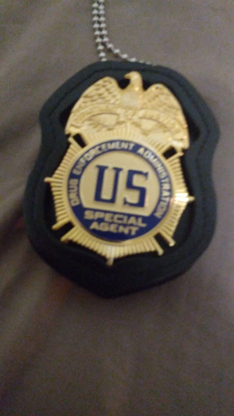 Customer photo review of Genuine Leather Inset Type Holder/ Holster/ Wallet For US Federal Police Badges