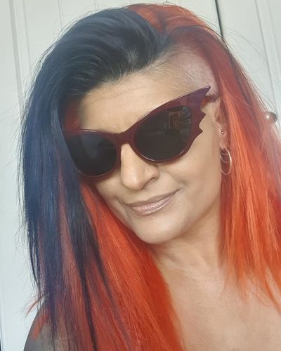 Customer photo review of Vamp Batwing Sunglasses in Oxblood