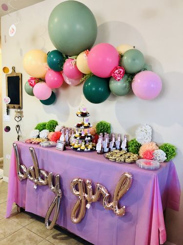 Customer photo review of Create Your Own Color Mix - DIY Balloon Garland Kit